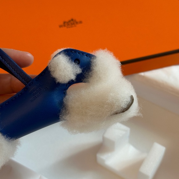 Brand new with box) hermes buddy charm saphire bleu - Picture 4 of 5